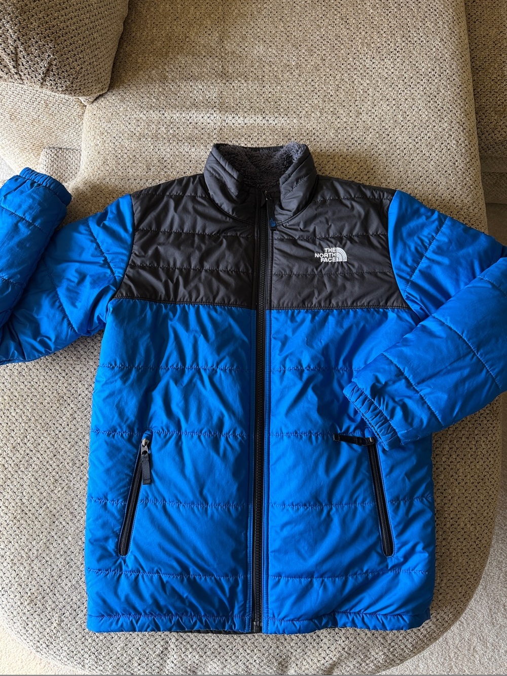 The North Face L(14/16) Kids Reversible Blue and Black Puffer Jacket